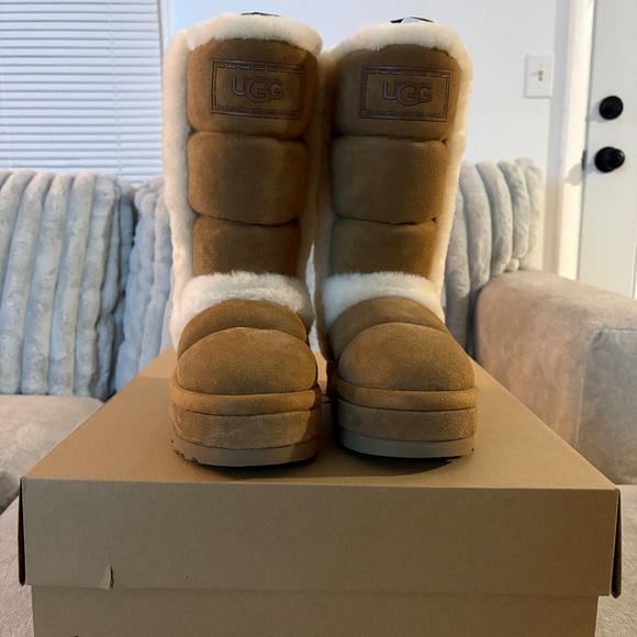 Classic Chillapeak Tall UGG - Picture 2 of 4